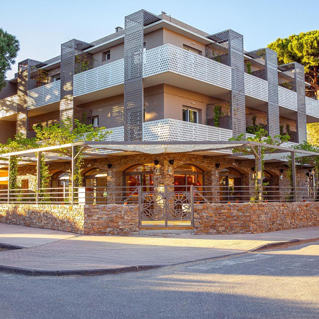 La Menado Hotel